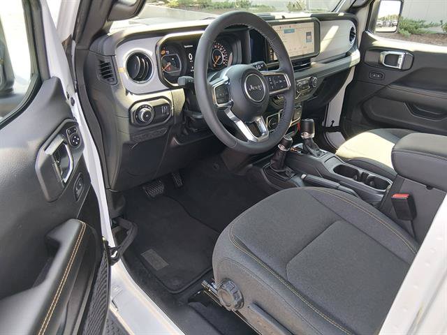 Certified 2025 Jeep Wrangler Unlimited Sahara AWD/4WD image 6