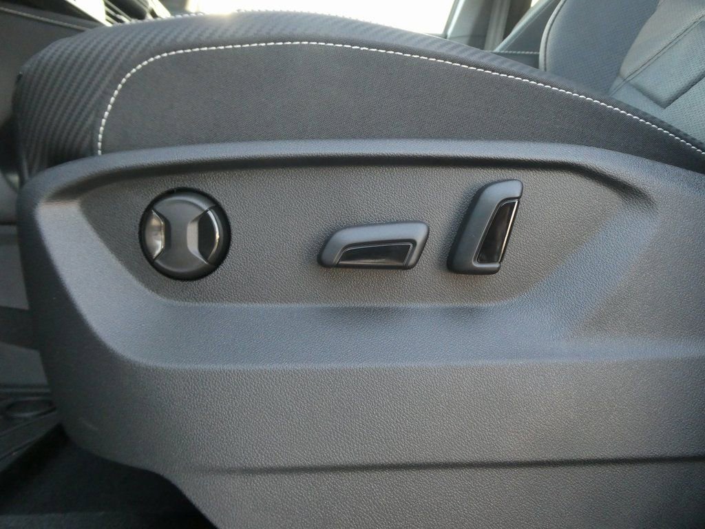 New 2026 Volkswagen Atlas Cross Sport SE image 6