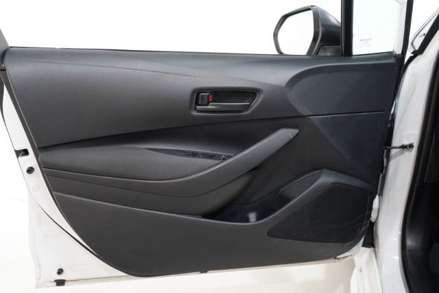 Used 2025 Toyota Corolla LE image 19