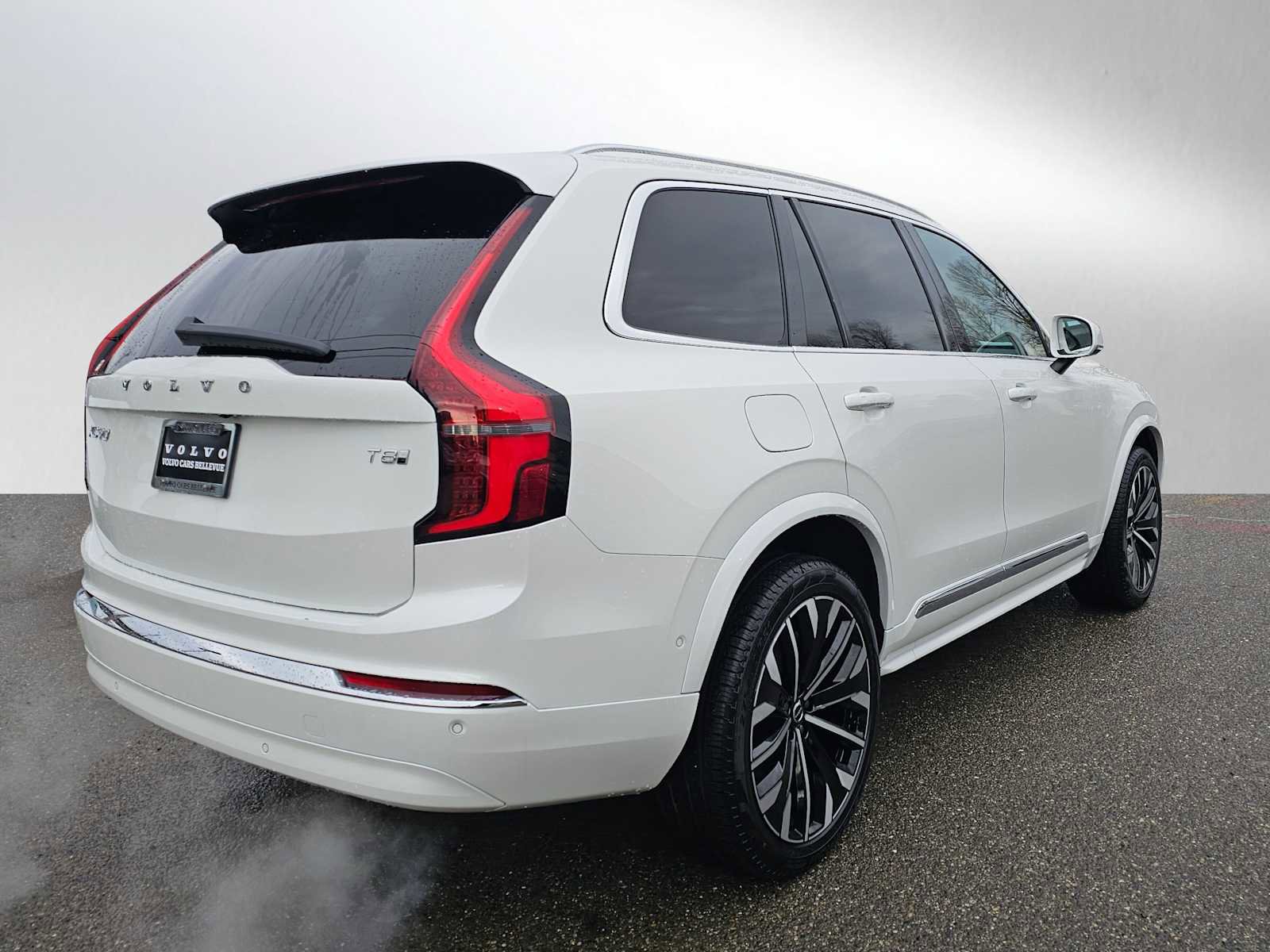 Certified 2025 Volvo XC90 T8 Ultra image 3