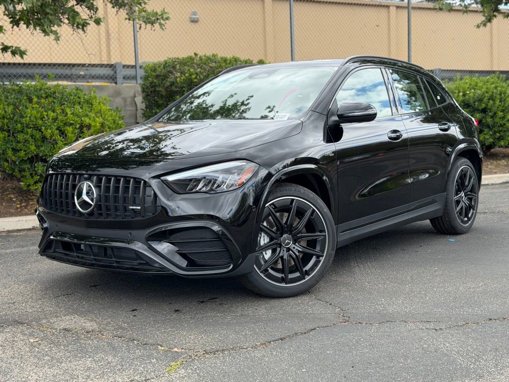 New 2026 Mercedes-Benz GLA 35 AMG 4MATIC image 2