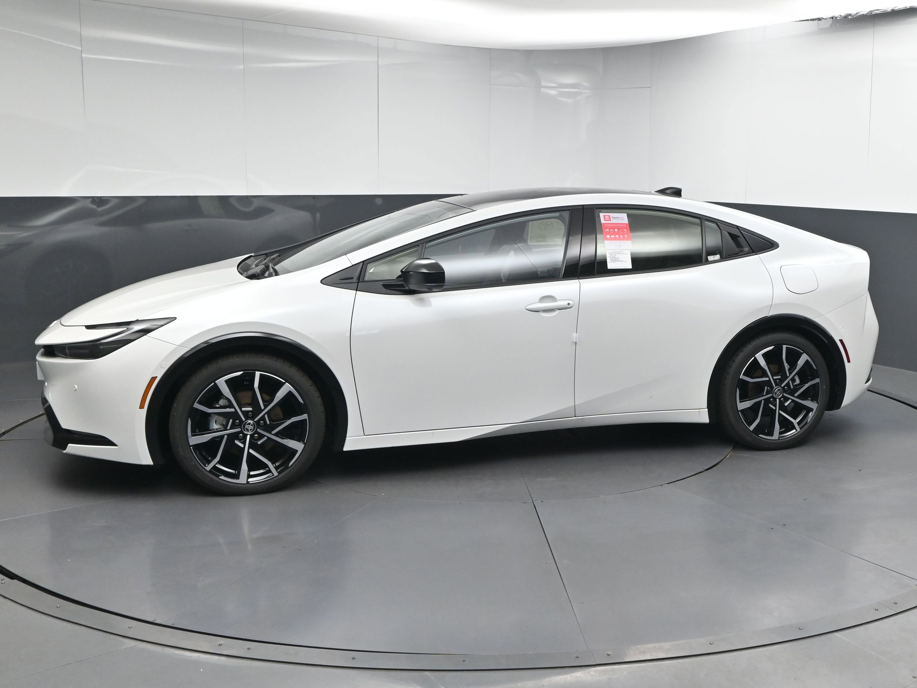 New 2026 Toyota Prius Plug-In Hybrid image 5