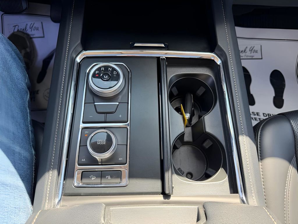 Certified 2024 Ford Expedition XLT image 18