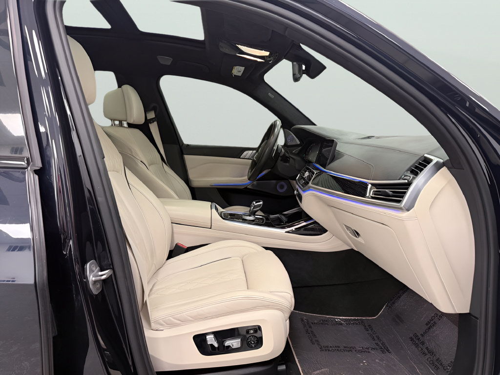 Used 2020 BMW X7 M50i w/ Dynamic Handling Package AWD/4WD image 15