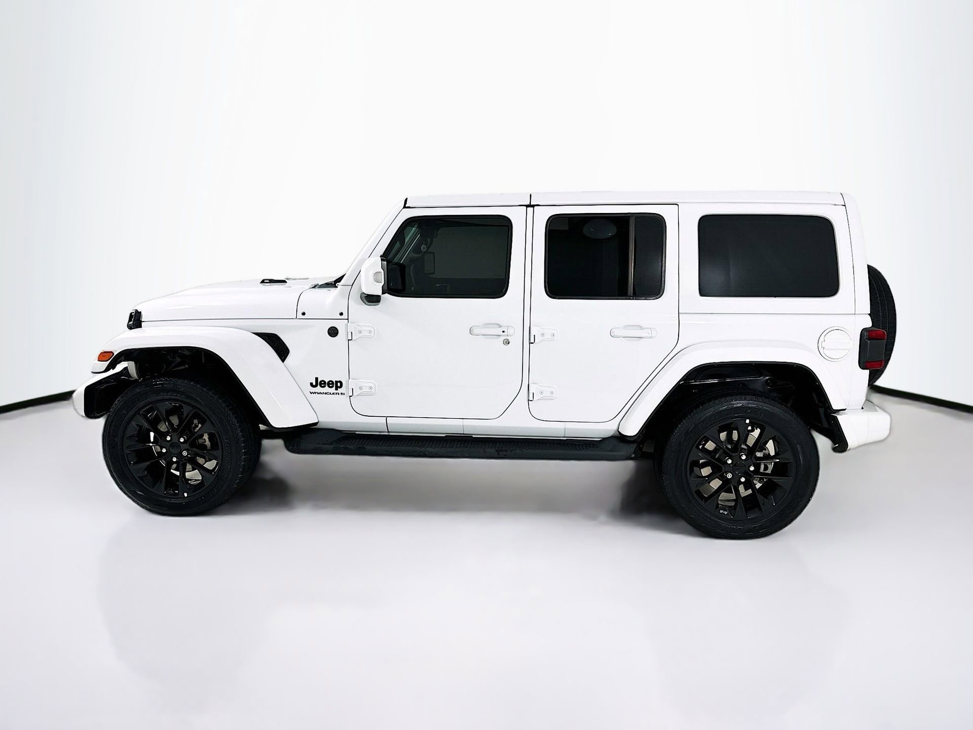 Used 2023 Jeep Wrangler Unlimited Sahara AWD/4WD image 5