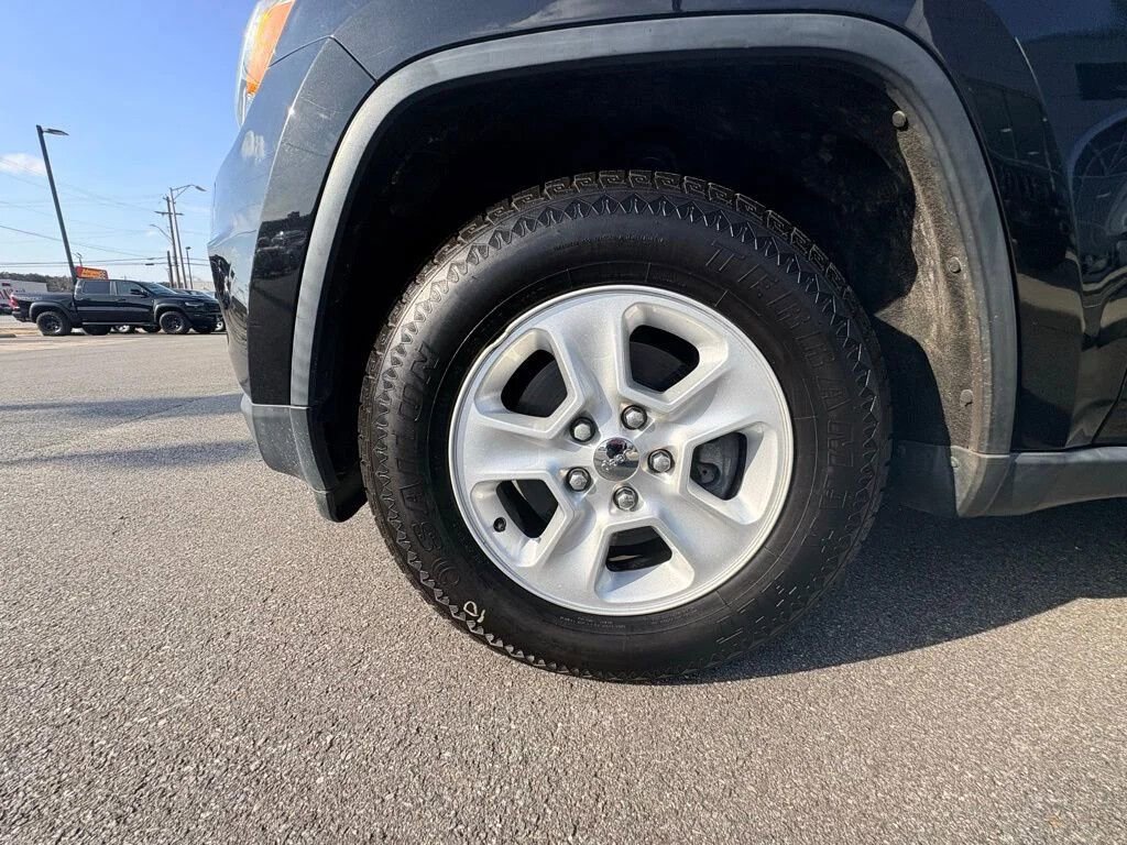 Used 2016 Jeep Grand Cherokee Laredo w/ Quick Order Package 23E RWD image 26