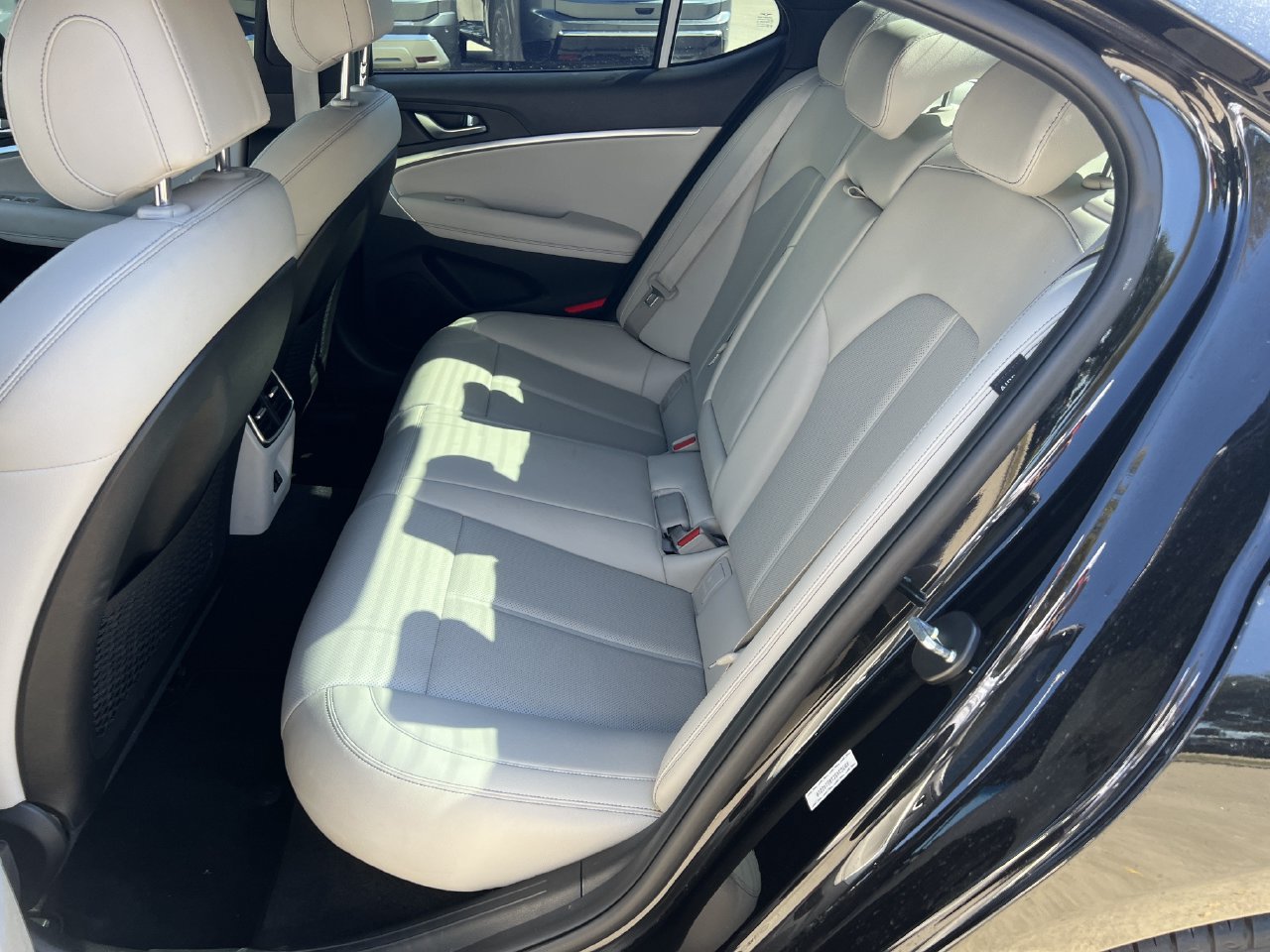 Used 2024 Genesis G70 2.5T RWD image 23