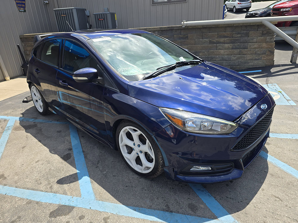 Used 2016 Ford Focus ST FWD image 9