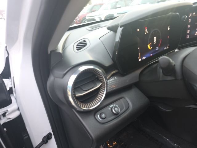 Used 2026 Chevrolet Trax ACTIV w/ Sunroof Package image 12