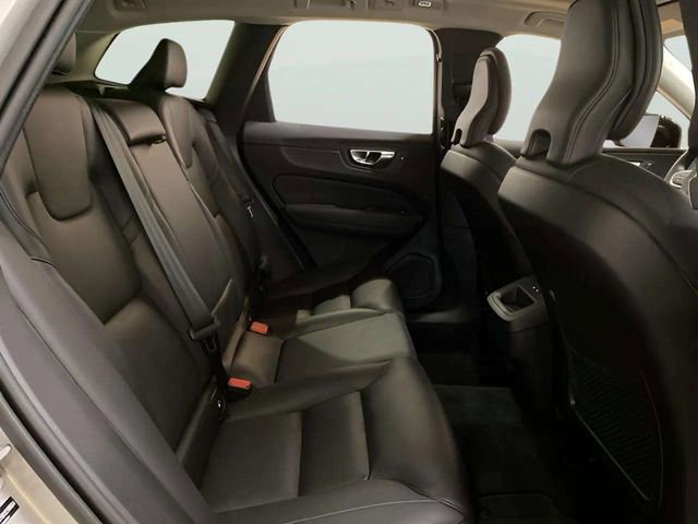 Used 2025 Volvo XC60 B5 Core AWD/4WD image 73