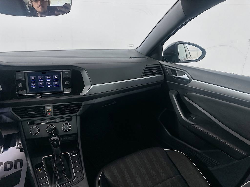 Used 2023 Volkswagen Jetta Sport image 22