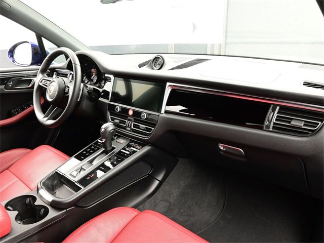 Used 2025 Porsche Macan image 19