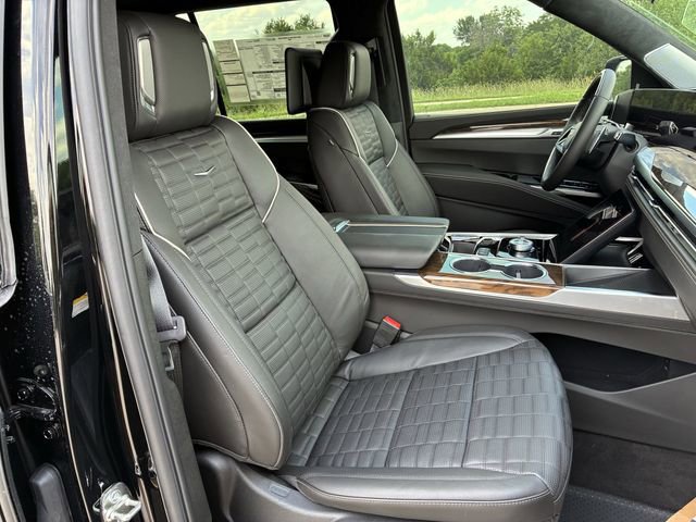 New 2026 Cadillac Escalade Platinum Sport w/ LPO, ONYX Package AWD/4WD image 23