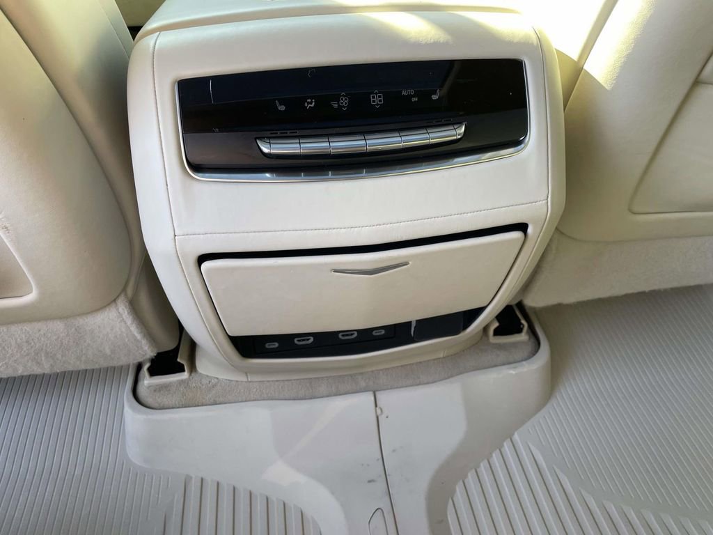 Used 2022 Cadillac Escalade Sport Platinum image 15
