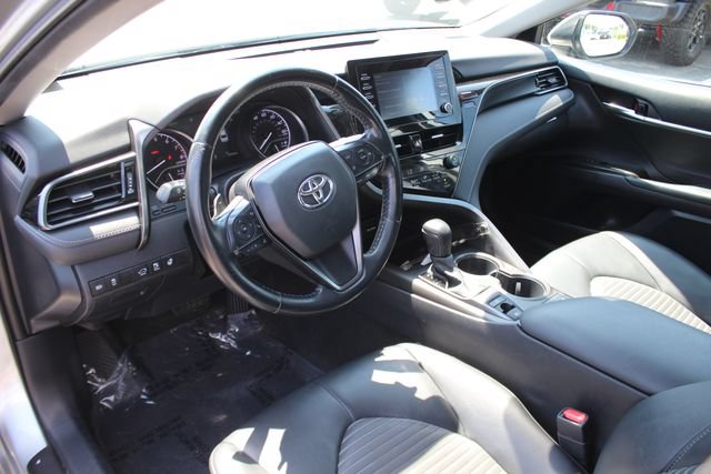 Used 2021 Toyota Camry SE AWD/4WD image 3