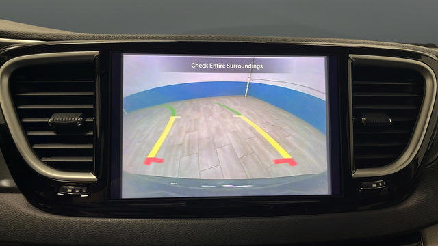 Used 2024 Chrysler Pacifica Touring-L FWD image 13
