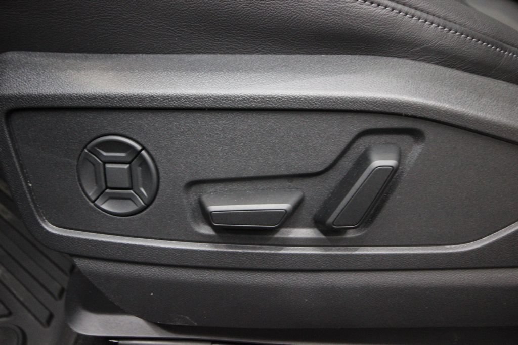 Used 2025 Audi Q5 Premium w/ Convenience Package AWD/4WD image 16