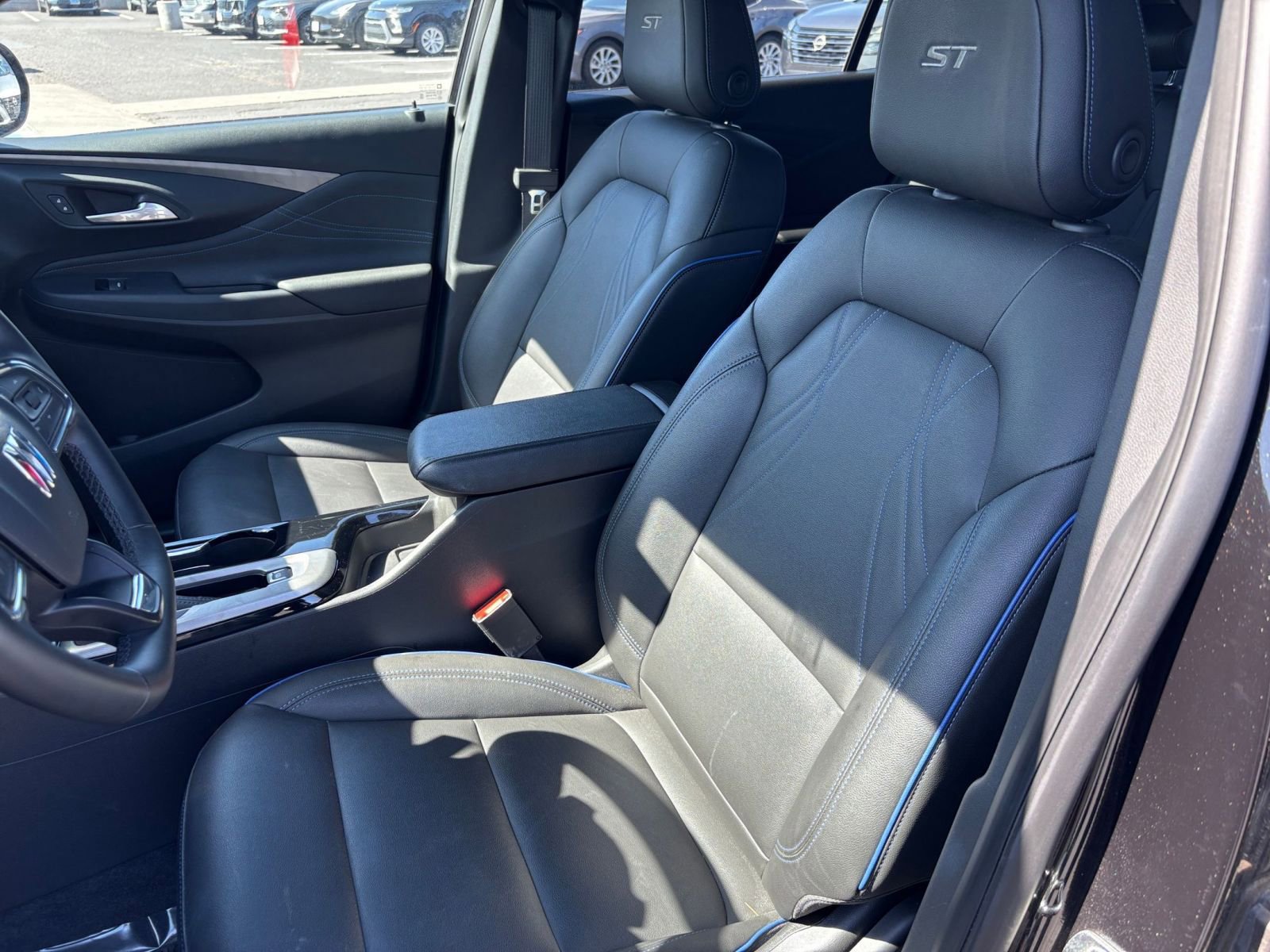 Used 2025 Buick Envista Sport Touring image 35