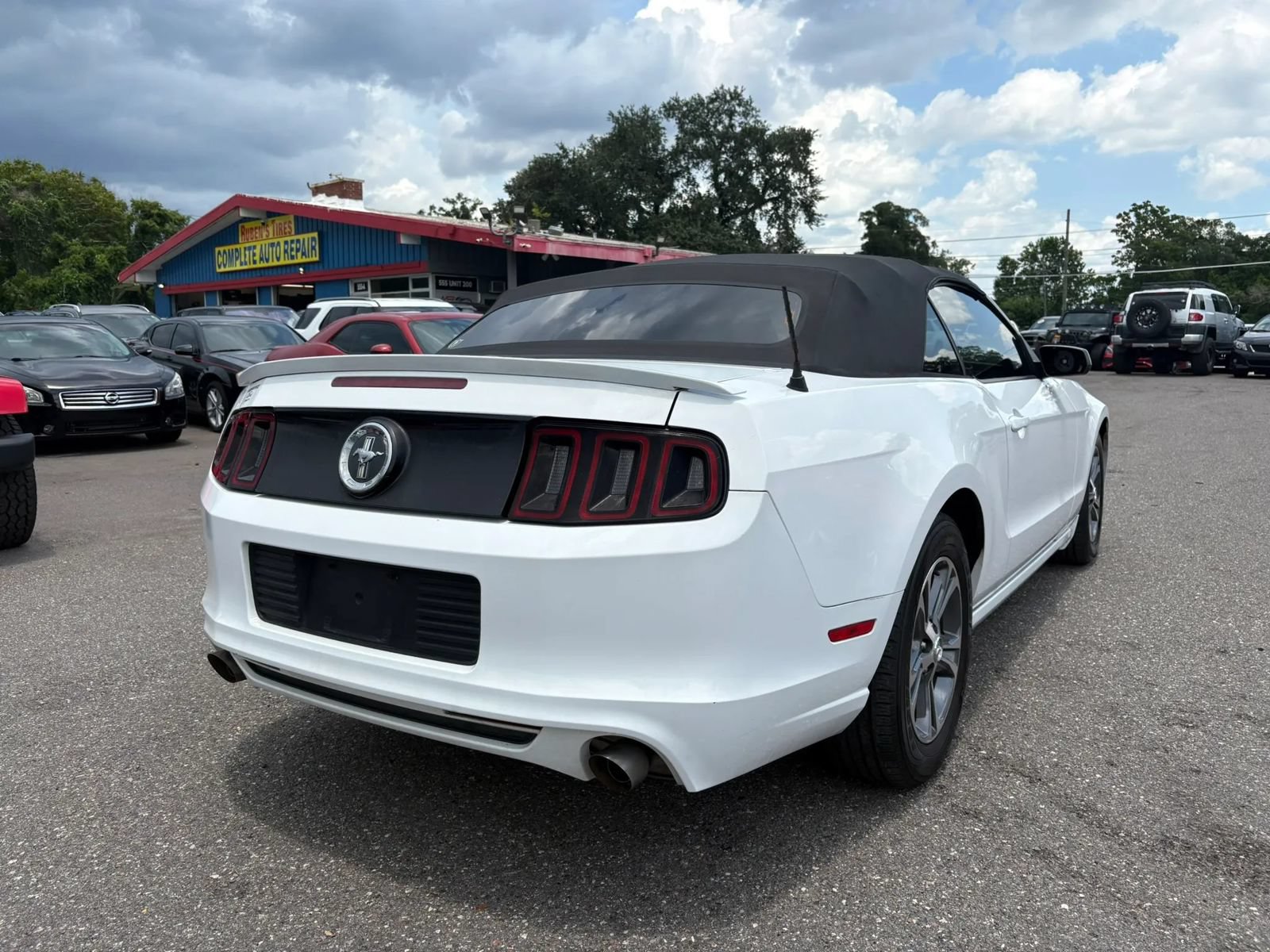 Used 2014 Ford Mustang Premium RWD image 12