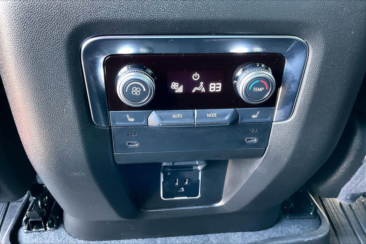 Used 2026 GMC Yukon XL Denali w/ Sun & Power Step Package RWD image 32