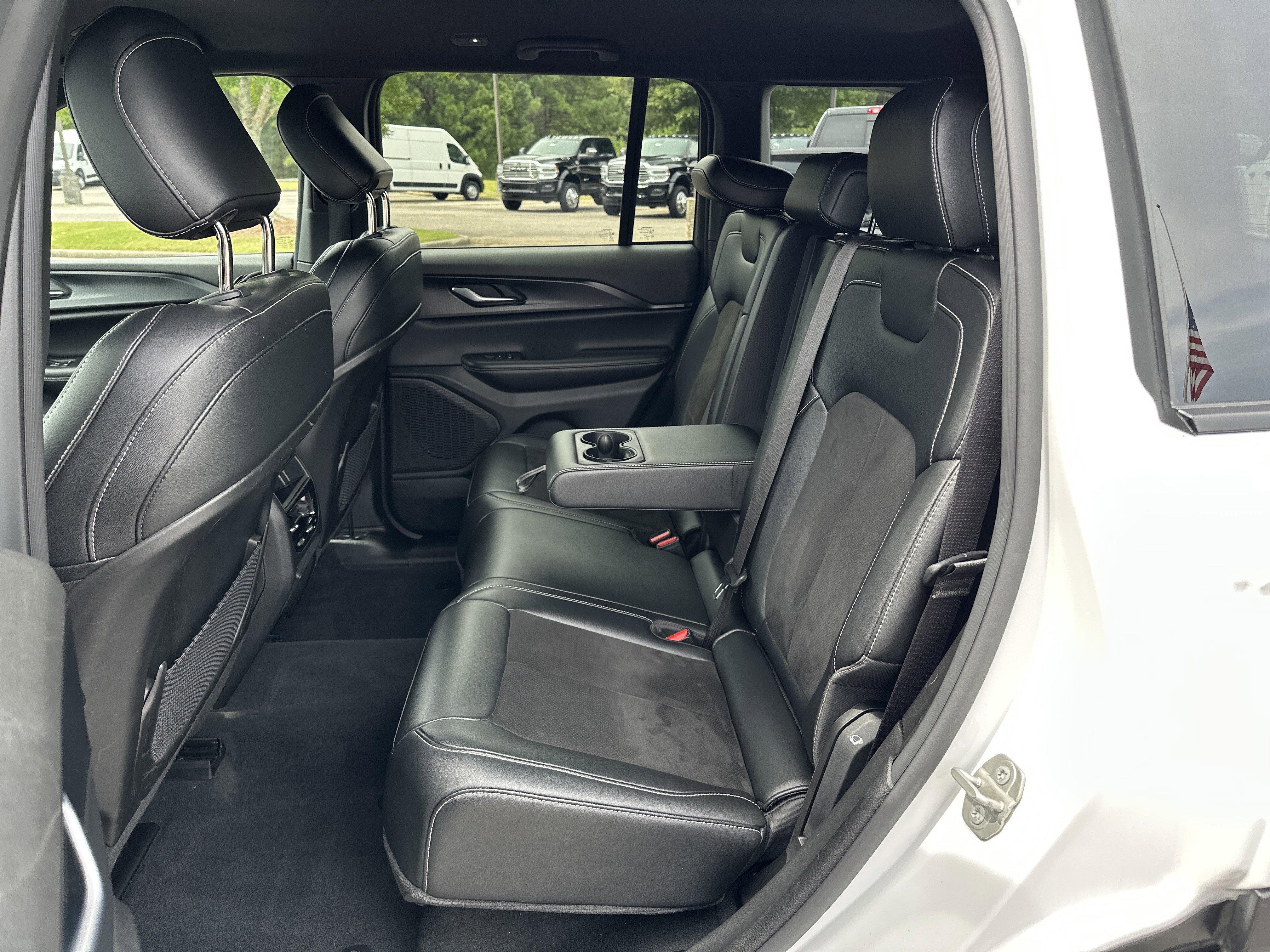 Used 2023 Jeep Grand Cherokee Altitude image 22