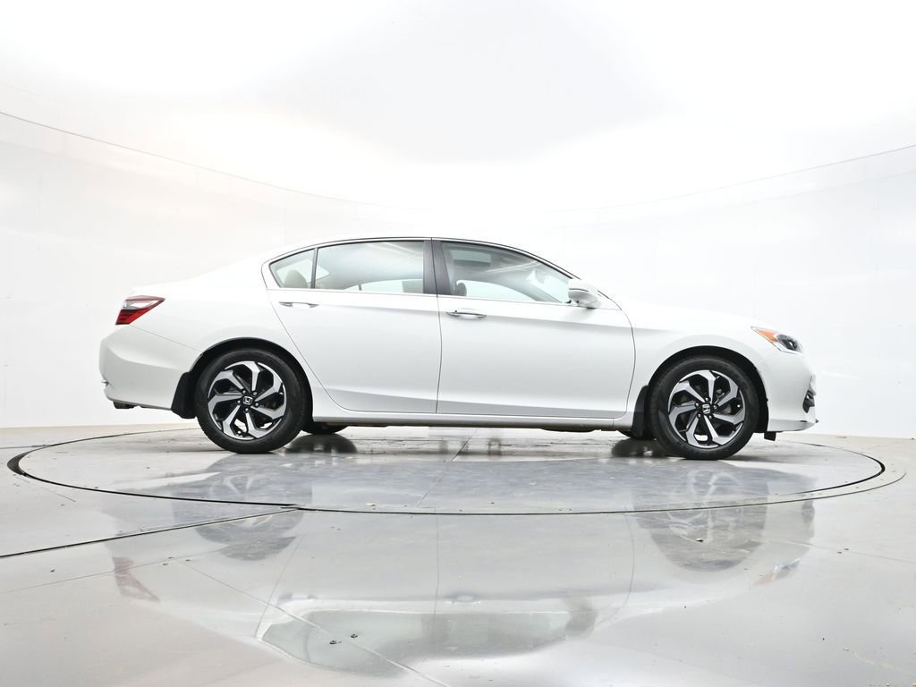 Used 2017 Honda Accord EX-L image 38
