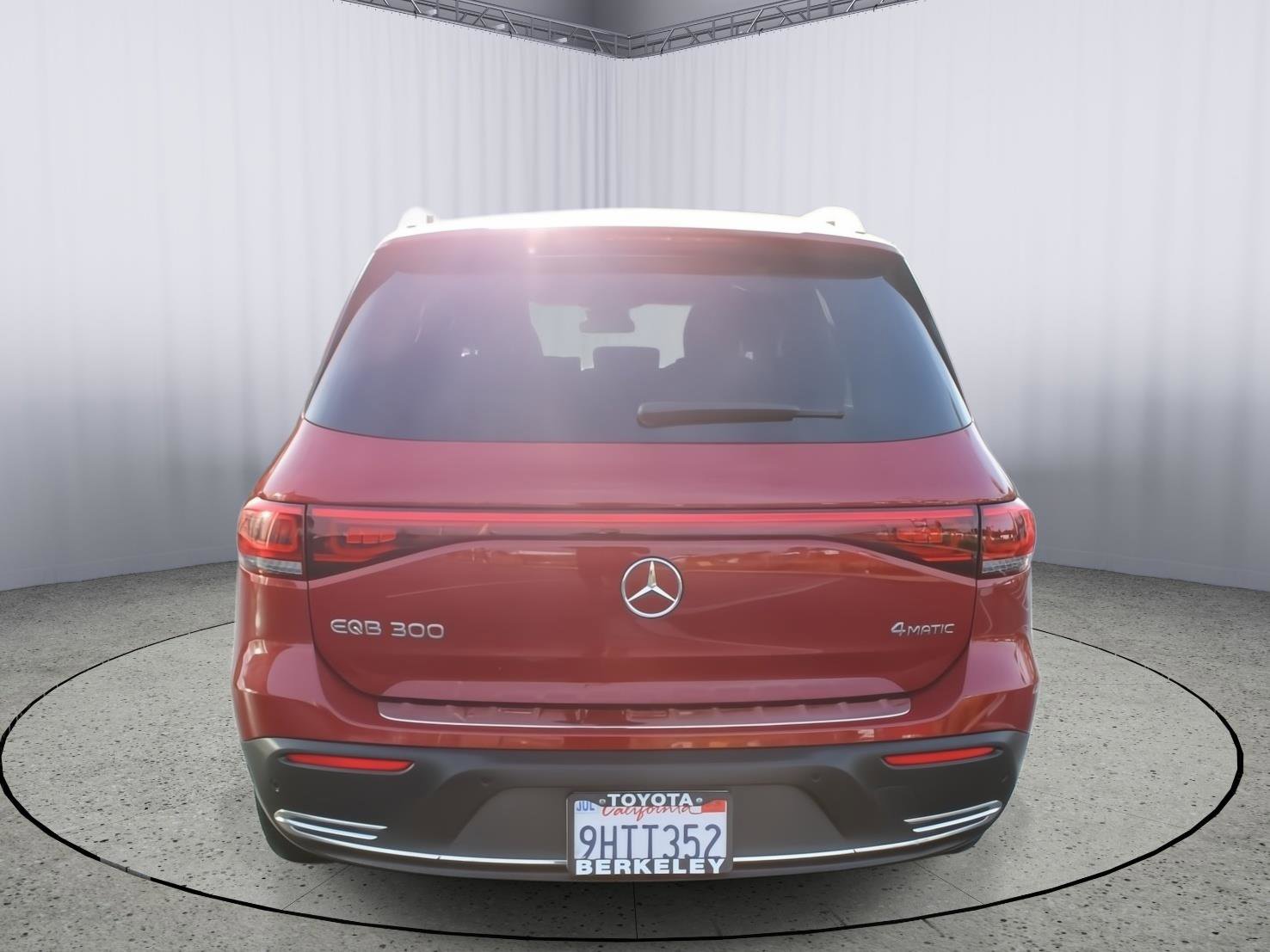 Used 2023 Mercedes-Benz EQB 300 4MATIC image 7