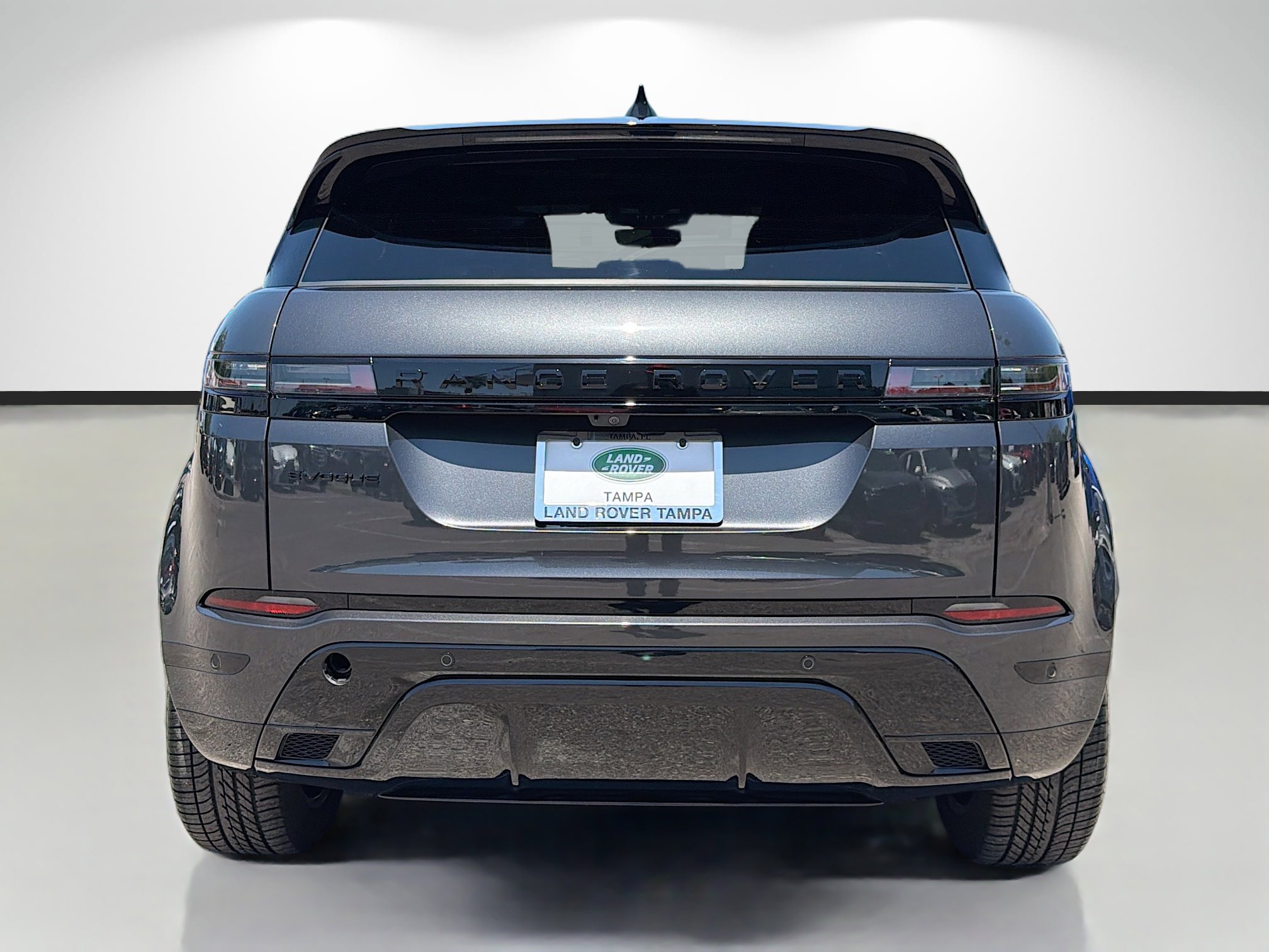 Used 2025 Land Rover Range Rover Evoque Dynamic SE AWD/4WD image 4