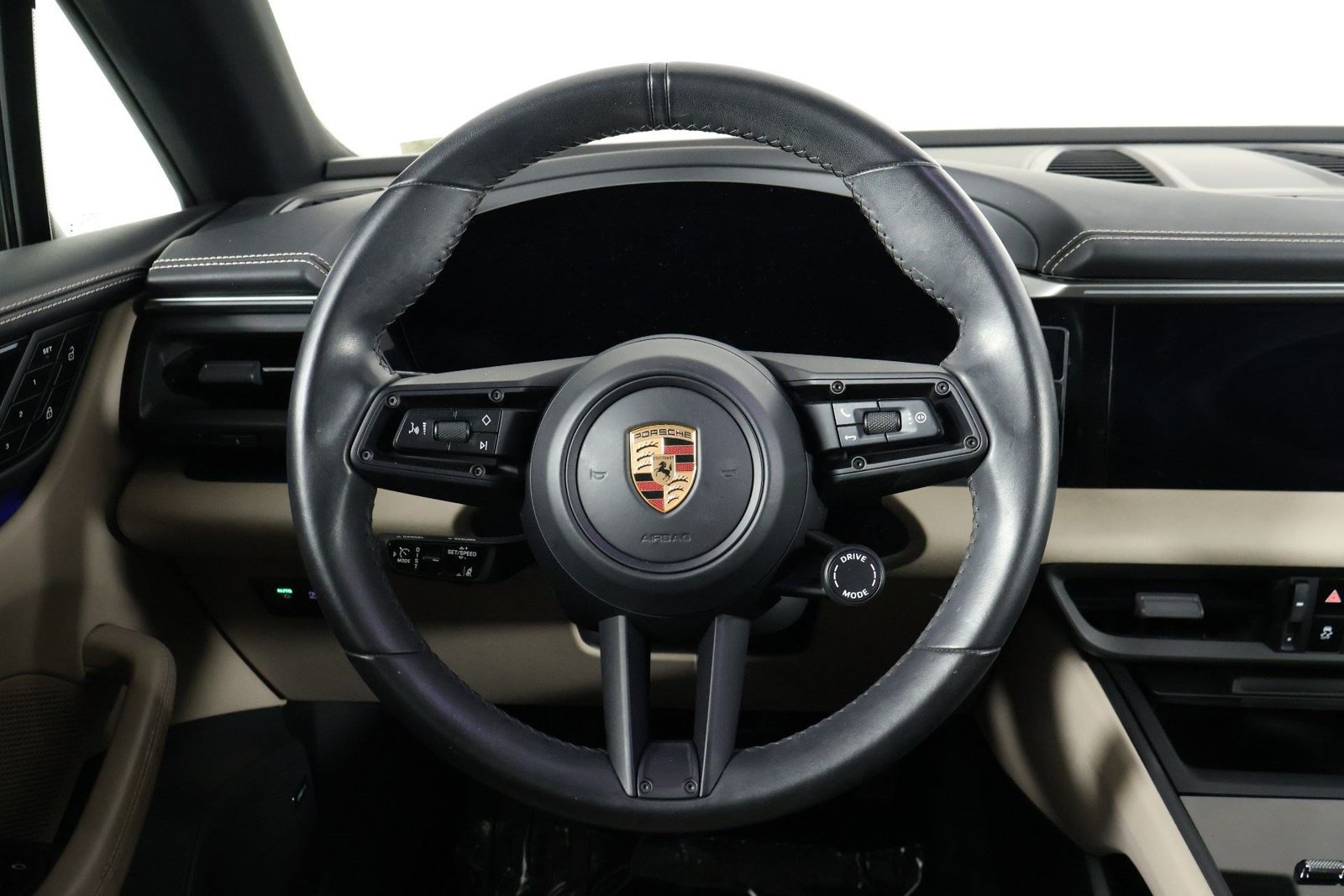 Certified 2024 Porsche Macan 4 Electric AWD/4WD image 12