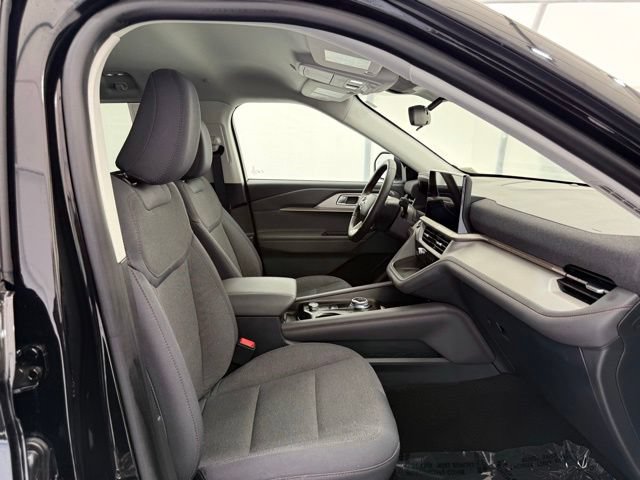 Used 2025 Ford Explorer Active AWD/4WD image 21