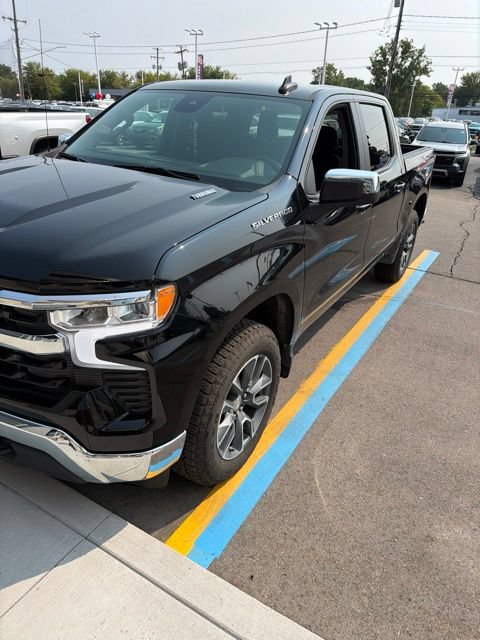 Used 2026 Chevrolet Silverado 1500 LT AWD/4WD image 1