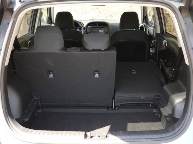 Used 2025 Kia Soul LX FWD image 28