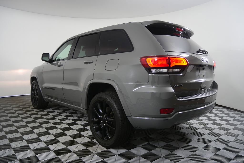 Used 2021 Jeep Grand Cherokee Laredo X AWD/4WD image 5