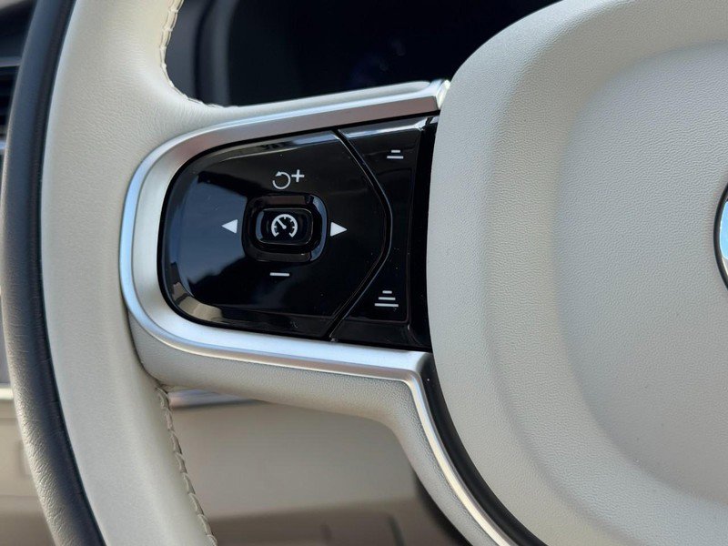 Certified 2024 Volvo XC90 B6 Plus w/ Protection Package Premier image 18