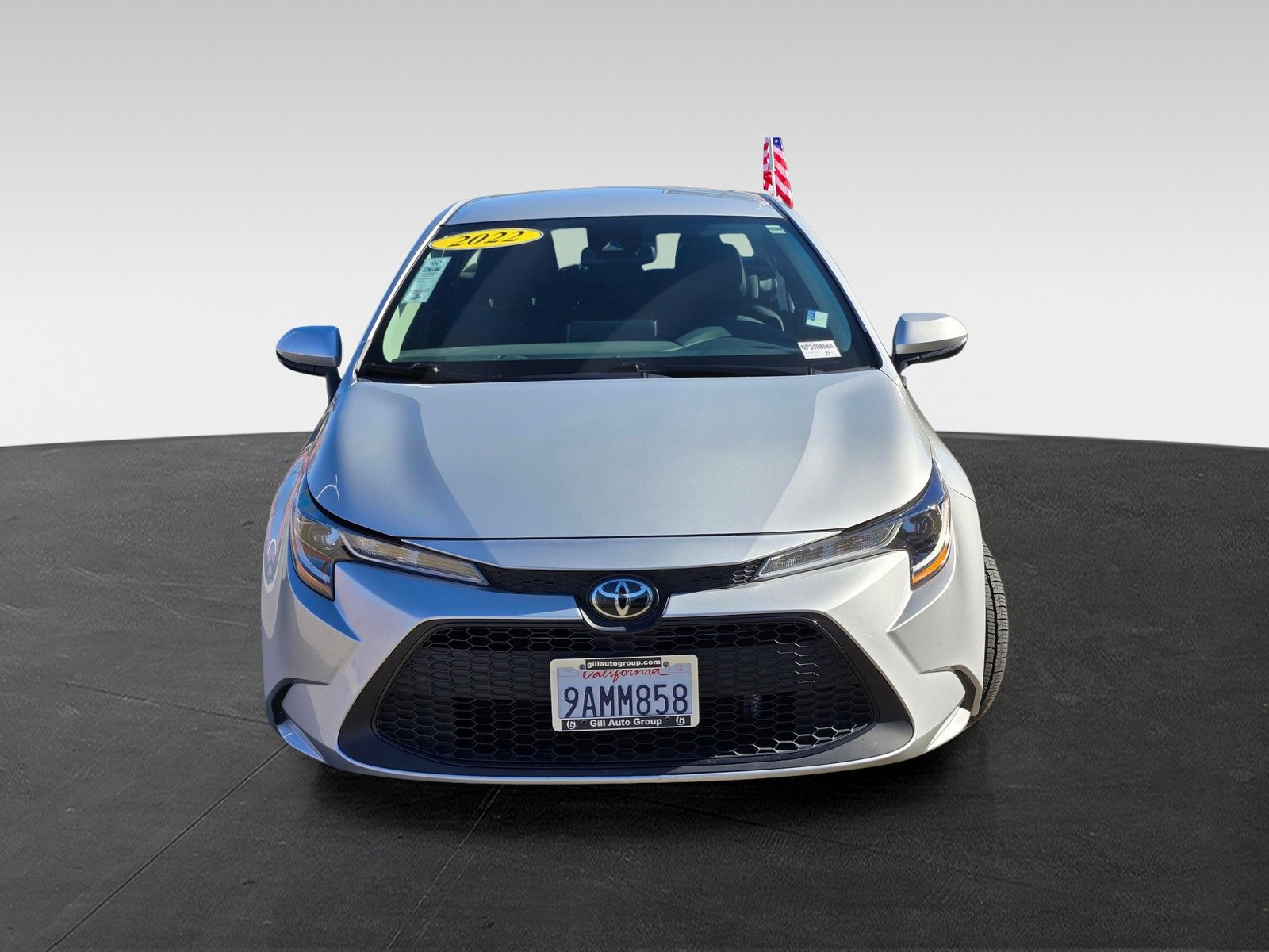 Used 2022 Toyota Corolla LE image 3