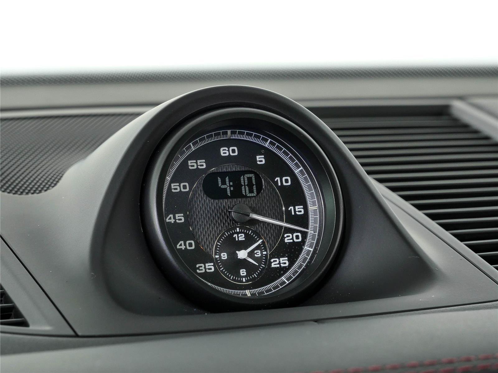 Used 2025 Porsche Macan S AWD/4WD image 17