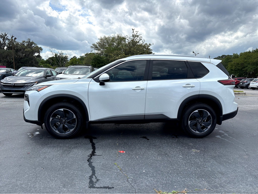 Used 2024 Nissan Rogue SV w/ SV Premium Package FWD image 29