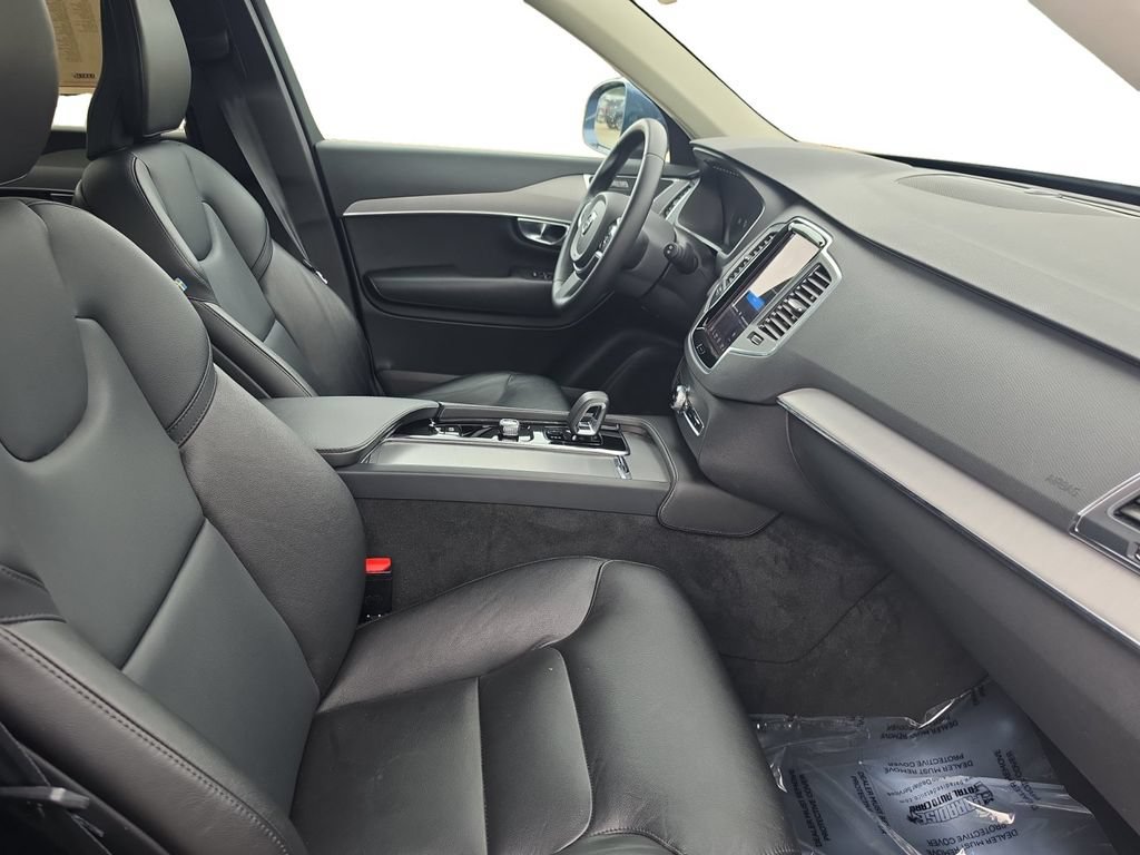 Used 2023 Volvo XC90 B5 Core AWD/4WD image 18