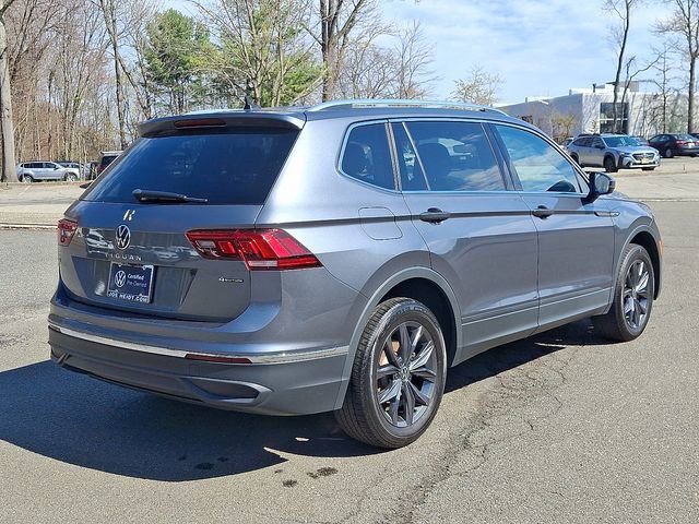 Certified 2022 Volkswagen Tiguan SE w/ Panoramic Sunroof Package AWD/4WD image 11