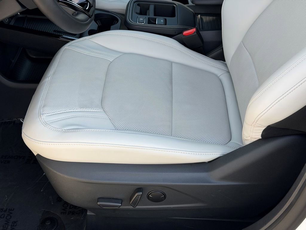 Used 2025 Ford Mustang Mach-E Premium AWD/4WD image 25