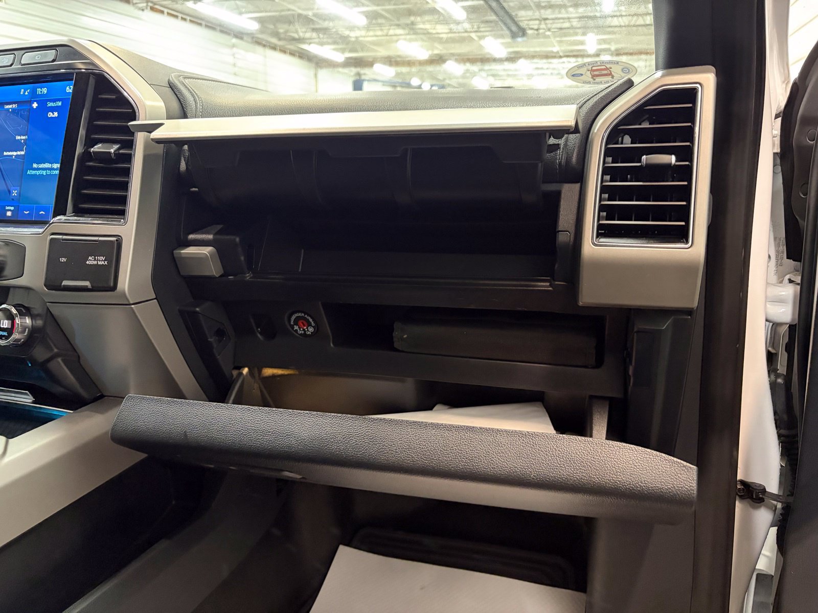 Used 2022 Ford F350 Lariat w/ Lariat Ultimate Package AWD/4WD image 29