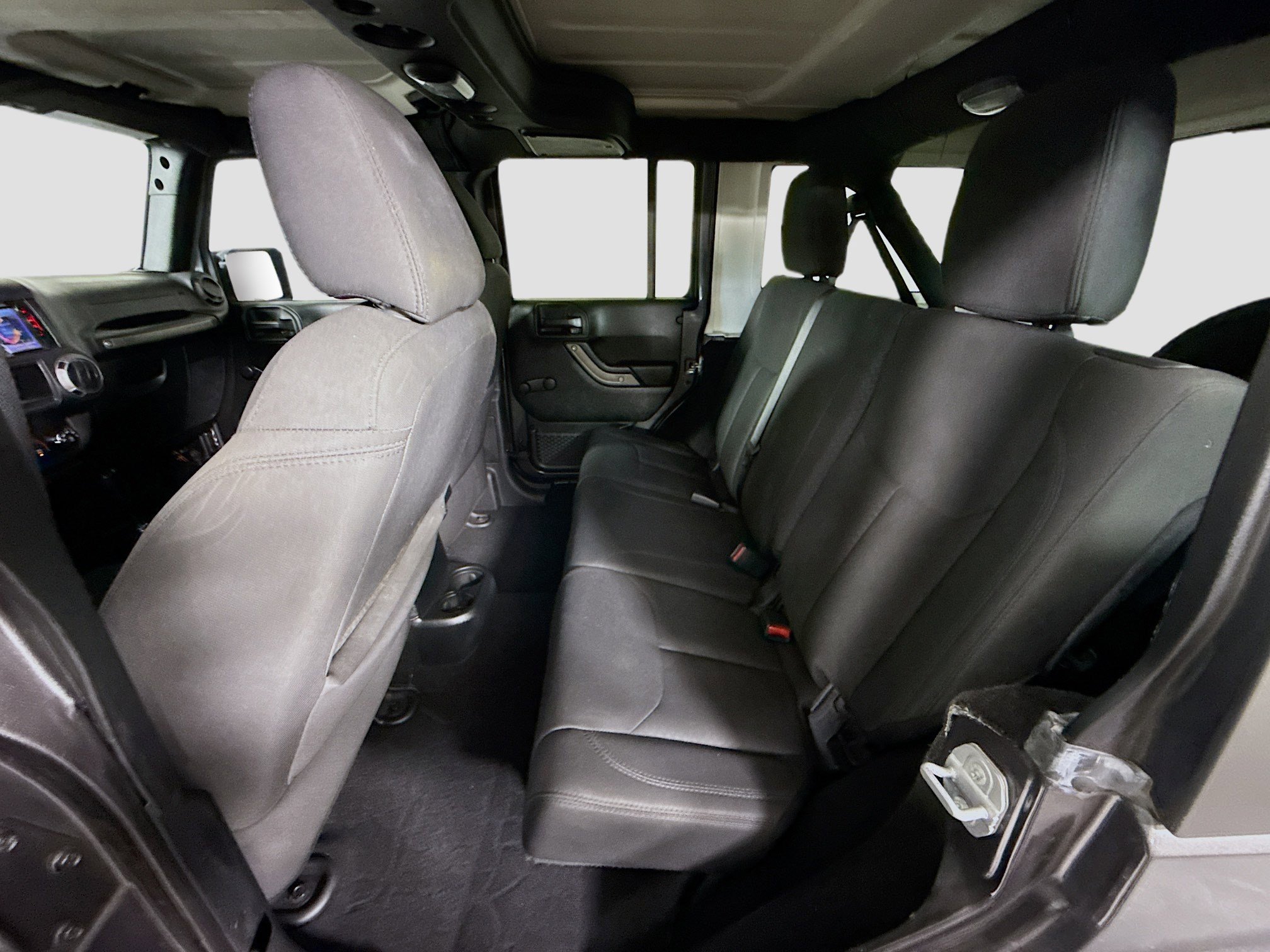 Used 2018 Jeep Wrangler Unlimited Sport image 22