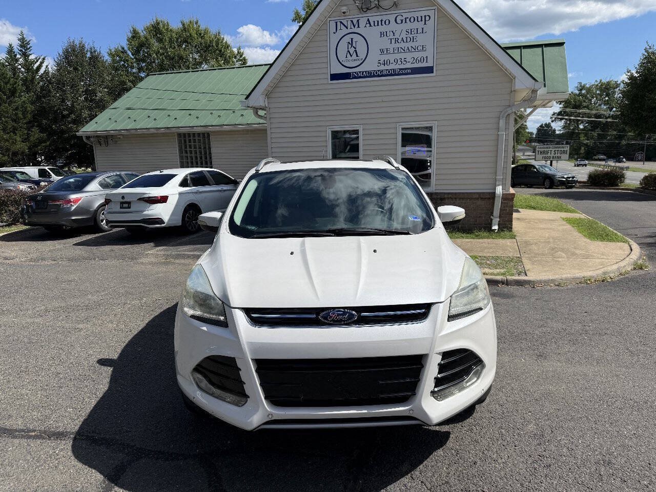 Used 2015 Ford Escape Titanium w/ Equipment Group 301A AWD/4WD image 2
