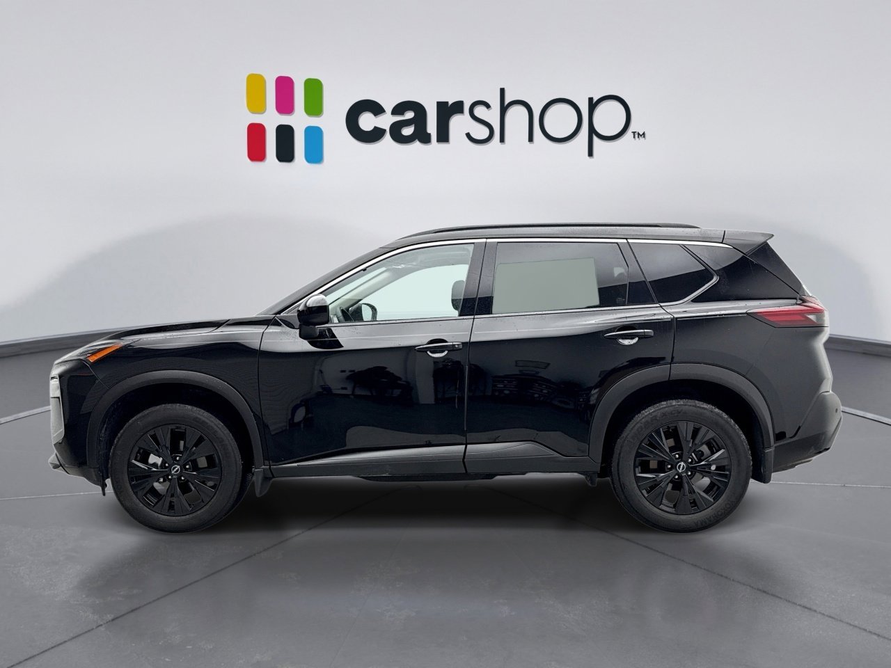 Used 2023 Nissan Rogue SV w/ SV Premium B Package image 2