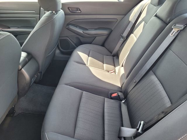 Used 2025 Nissan Altima 2.5 SV FWD image 8