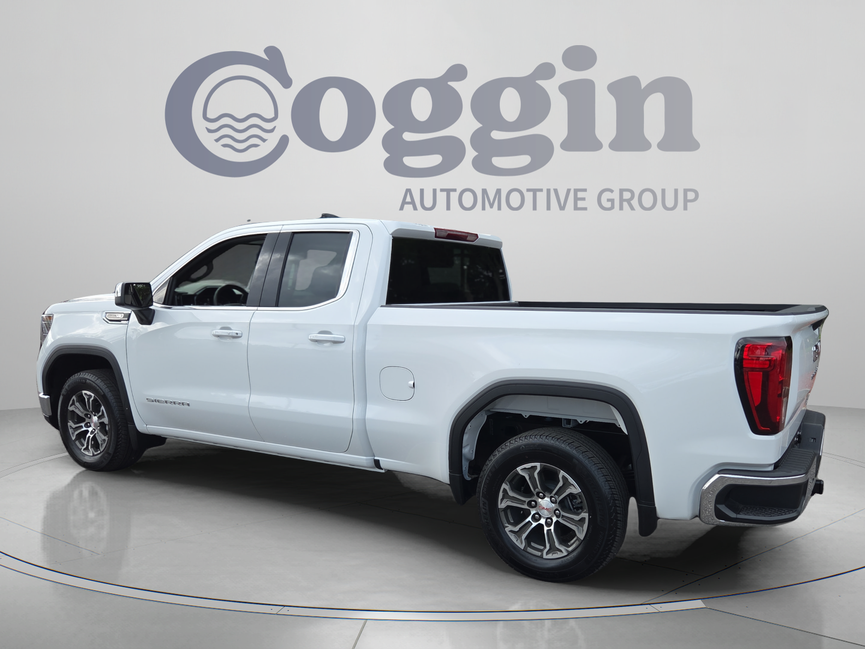 Certified 2026 GMC Sierra 1500 SLE w/ Max Trailering Package RWD image 4