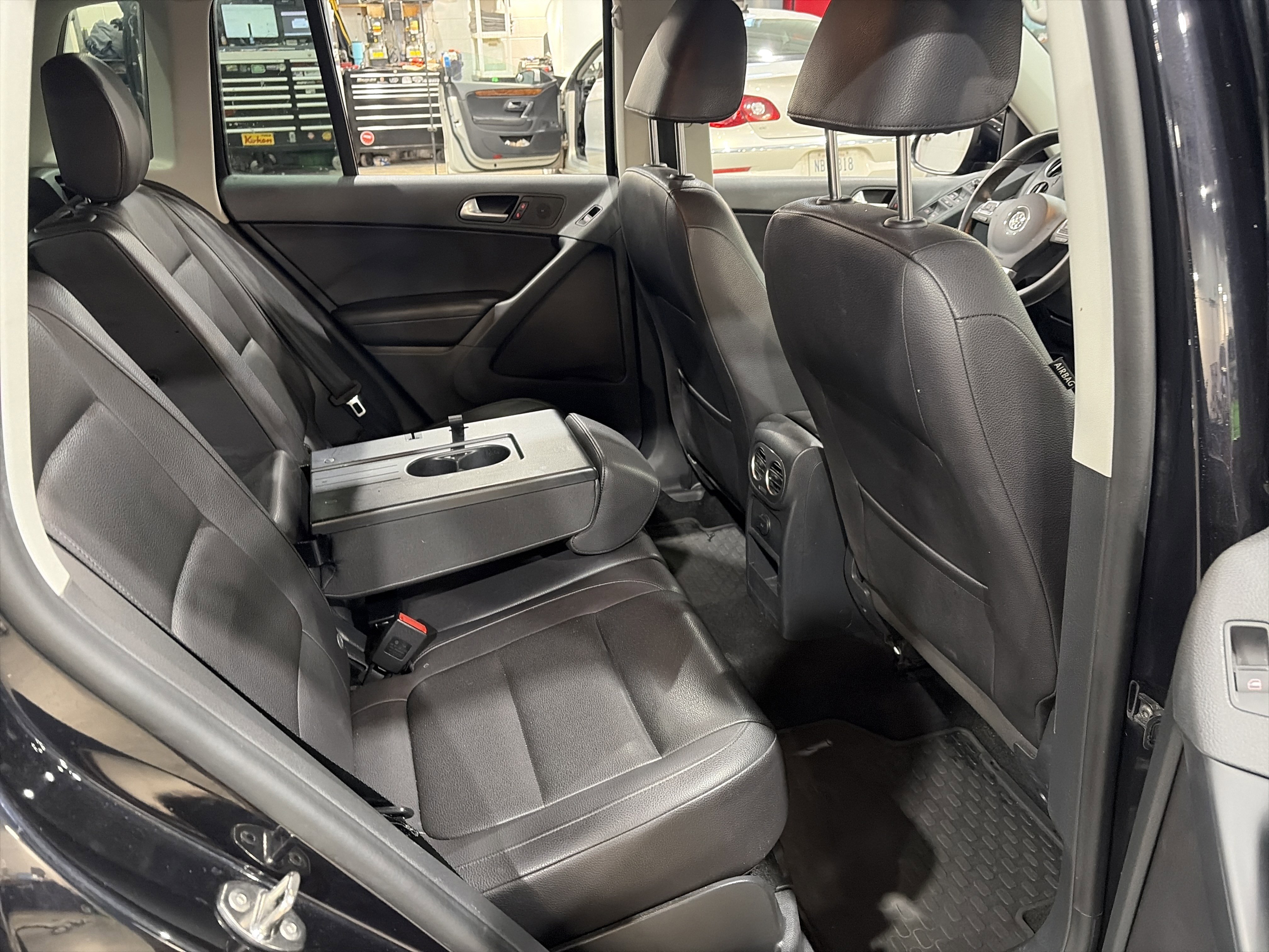 Used 2017 Volkswagen Tiguan S image 29