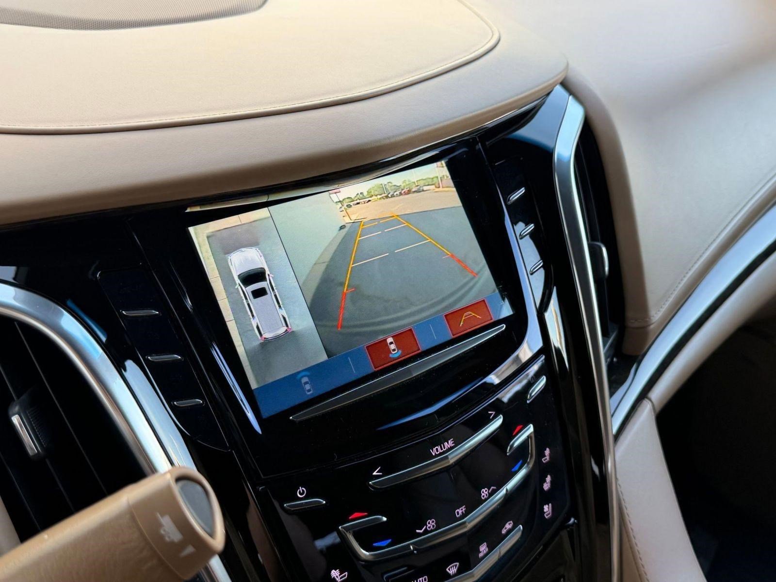 Used 2019 Cadillac Escalade ESV Platinum image 29