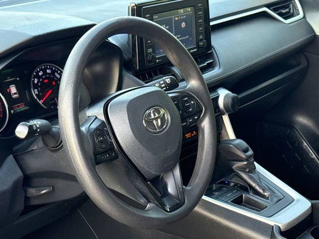 Used 2020 Toyota RAV4 LE FWD image 18
