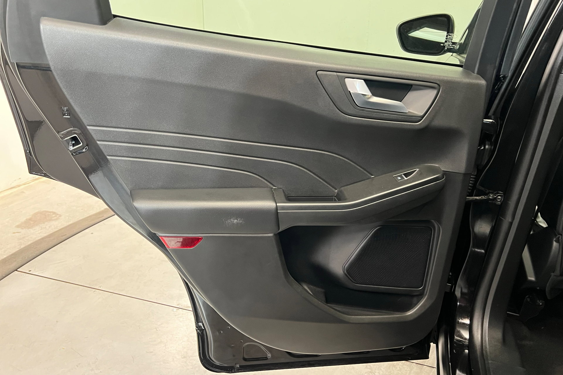 Used 2025 Ford Escape ST-Line image 19